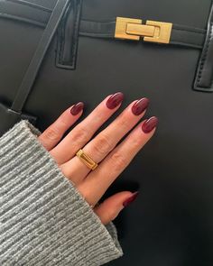 15+ Timeless Old Money Nails That Scream Quiet Luxury Autumnal Red Nails, Nail Inspo Solid Color Fall, Bergandi Nails, Short Maroon Almond Nails, Fall Aesthetic Acrylic Nails, Darker Red Nails, Fall Nails 2023 Maroon, Round Maroon Nails, Short Oval Burgundy Nails