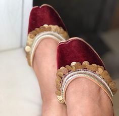 Extremely beautiful and stunning wine coloured velvet/suede fabric jutti with copper coin embellishments. This jutti is truly a stunner.*Ethnic Shoes/Women Flats/Handmade Indian Designer Women Shoes or Slippers/Royal shoes/traditional style WomenSPECIFICATIONS:•Upper/Panna -wine coloured velvet/suede fabric with copper embellishments•Back/Adda - wine coloured velvet/suede fabric •Lining - Leather•Padding - Double Cushioning for extra comfort•Sole/Talla - Vegetable tanned leather soleNOTE: Need a Blue Ballet Shoes, Embellished Wedding Shoes, Jutti Flats, Wedding Shoes Women, Blue Bridal Shoes, Indian Shoes, Leather Embroidery, Copper Coin, Punjabi Jutti