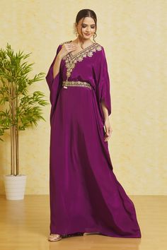 Buy Purple Kaftan Crepe Embroidery Resham V Neck Neckline With Belt For Women by Khwaab by Sanjana Lakhani Online at Aza Fashions. Kaftan With Belt, Kaftan Sleeves, Jayanti Reddy, Dupion Silk