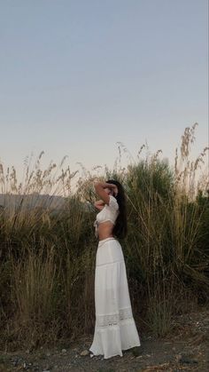 Divine Feminine Outfits Casual, Modern Romeo And Juliet Aesthetic, Ethereal Aesthetic Outfits Casual, Bacchanalia Aesthetic, Folk Festival Outfits, Modern Princess Aesthetic Outfit, The Folk Of The Air, Latina Aesthetic, Jude Duarte