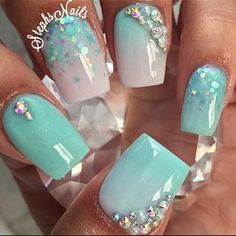 Stephanie Loesch @_stephsnails_ #mint#white#squar...Instagram photo | Websta (Webstagram) Mint Nails, Metallic Nail Art, Unghie Nail Art, Turquoise Nails, Latest Nail Trends, Nails Polish, Metallic Nails, Cute Nail Designs