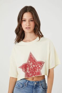 Star Graphic Cropped Tee Trendy Summer T-shirt With Star Patch, Spring Crew Neck T-shirt With Star Print, Summer Cotton T-shirt With Star Patch, Casual Relaxed Fit Tops With Star Print, Cotton Short Sleeve T-shirt With Star Print, Casual Short Sleeve T-shirt With Star Logo, Crew Neck Tops With Star Logo For Summer, Boxy Fit Graphic Print Cropped T-shirt, Casual Crew Neck T-shirt With Star Patch