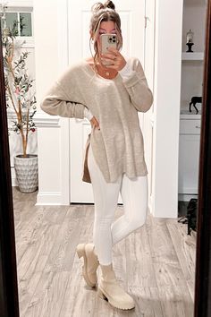 White Suede Boots Outfit, Cream Biker Boots Outfit, Steve Madden Beige Boots Outfit, Off White Chelsea Boots, White Flat Boots Outfit, How To Style Beige Boots, Beige Booties Outfit Winter, Beige Winter Boots Outfit