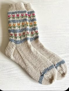 School Homework, Funky Socks, Sock Patterns, Knitting Ideas, Knitting Inspiration, Fiber Arts, Dream Clothes