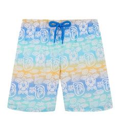 These lightweight turtle-print swim shorts are just like Dad's. Featuring a comfortable elastic waistband and drawstring they fold into the pocket for portability Ultra-light fast dry swim shorts Can turn into a small pouch by folding the itself into its back pocket Made from ultra-light fabric. Boy's’ swim trunks featuring a fully elastic waistband and inner waist elastics for perfect adjustment. Fixed decorative bow Features two side pockets and a back pocket with zipper Two back eyelets allow Tropical Swim Trunks With Elastic Waistband For Summer, Playful Swim Trunks For Pool And Beach Season, Blue Tropical Swim Trunks For Pool, Playful Blue Swim Trunks For Poolside, Playful Swim Trunks With Upf 50+ For Vacation, Blue Swim Trunks With Elastic Waistband For Vacation, Vacation Swim Trunks With Elastic Waistband For Pool, Swim Trunks With Elastic Waistband For Pool Vacation, Vacation Swim Trunks With Elastic Waistband Poolside