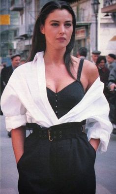 90s Runway Fashion, 90s Outfit, Foto Poses, Monica Bellucci, Hollywood Fashion, Irina Shayk, Mode Inspo, Mode Vintage, Mode Inspiration