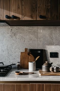 the kitchen counter is clean and ready for us to use in this time of day