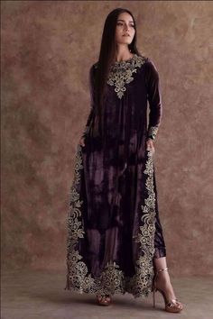 Partywear Outfits, Silk Outfits, Pregnancy Dress, Pregnancy Fashion, Velvet Dress Long, Velvet Dresses, Pakistani Fancy Dresses, Pakistani Fashion Party Wear