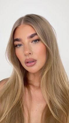 Refy Lip, Beauty 2023, Lip Collection, Ash Blonde Hair, Dark Blonde Hair, Blonde Hair Inspiration, Blonde Hair Looks, Natural Blondes, Long Blonde