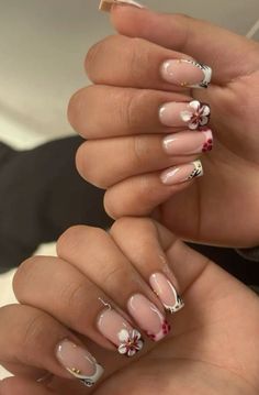 Italian Tip Nails, Short Mexico Nails, Short Nails Aesthetic Ideas, Short Square Frenchies, Square Nail Ideas Medium Length, Europe Inspired Nails, Solar Acrylic Nails, Nails Idea Short, Short Nurse Nails