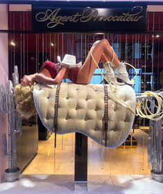 Agent Provocateur Store, Phillip Graves, Red Room Decor, Omg Funny, Cake Clothes, Dungeon Room, Bouidor Photography, Nightclub Design, Film Props