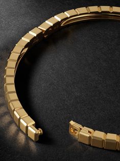 A geometrical masterpiece, this bracelet is crafted from gleaming 18-karat gold. It's part of Chopard's iconic 'Ice Cube' collection and appropriately fashioned from precise square facets. Consider it a worthy addition to any jewellery collection. Gold Bracelet Designs For Men, Chopard Ice Cube, Gold Bracelet For Men, Pendant Ideas, Mens Jewellery, Mens Gold Bracelets, Fine Jewelry Bracelets, Bracelet For Men, Mens Gold