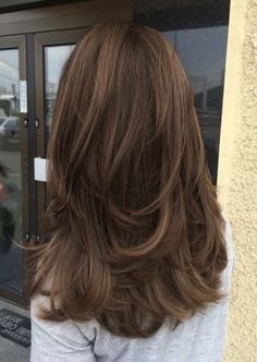 Medium Length Haircut For Thick Hair Layers, Hair Cut 2024 Girl, Hair Cut Style For Girls 2023, U Shape Layered Haircut, Layered Long Brown Hair, Brown Hair Butterfly Cut, Viviane Audi Hair, Layed Hair Medium, Layered Hair For Thinner Hair