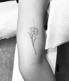 Hay Tattoo, Mila Tattoo, Daffodil Tattoo Design, Month Tattoos, Narcissus Flower Tattoo, Flower Tattoo Meaning, Daffodil Flower Tattoos