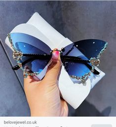 Diamond Butterfly, نظارات شمسية, Shaped Sunglasses, Fashion Eye Glasses, Coron, Stylish Glasses, Butterfly Sunglasses, Luxury Diamonds, New Glasses