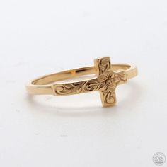 Gold Ring With A Cross Hawaiian Wedding Rings, Gold Cross Ring, Hawaiian Heirloom Jewelry, Beautiful Gold Rings, Promise Rings For Him, Hawaii Jewelry, Heirlooms Jewelry, Engraved Design