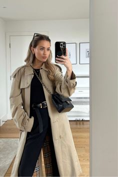 Kate Hutchins, Japan Outfits, Trench Coat Outfit, Coat Outfits, Fashion Top