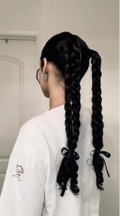 The 25 Best Summer Hair Cuts & Styles for Women | 20+ Trendy & Aesthetic Summer Hairstyles Ideas Κούρεμα Bob, Pigtail Braids, Fishtail Braid, Hairdos For Curly Hair, Volleyball Hairstyles