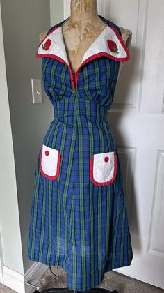 VIntage Malibu Media Apron Dress XS/S Women Blue Green Plaid Strawberry Pin Up | eBay Fitted Retro Vintage Dress For Picnic, Vintage Dresses For Picnic, Retro Blue Cotton Dresses, Blue Retro Cotton Dresses, Blue Cotton Picnic Dress, Vintage Green Dress With Pockets, Blue Cotton Dress For Picnic, Retro Cotton Plaid Dress, Retro Plaid Cotton Dress