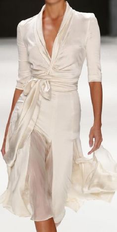 Tuvanam spring/summer 2014 , from Iryna Chic Chic, Outfit Chic, Hijab Chic, Mode Inspiration, Summer 2014, White Fashion, Bling Bling, Elegant Fashion, Look Fashion