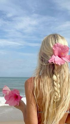 Alicia Core, Spring Photo Ideas, Ch Rp, Best Beach Poses, Beach Pictures Ideas, Greece Pics, Summer Travel Aesthetic, Find Aesthetic, Poses By Yourself