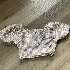 Never Worn. Very Cropped. Stretchy. Fits More Like A Medium Retro Stretch Cropped Top, 70s Crop Top, Fitted Gingham Crop Top For Summer, Cropped Gingham Cotton Top, Checkered Crop Top, Gingham Crop Top, Fitted Gingham Cropped Top, Cream White, Gingham