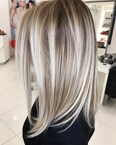 Low Light Hair Color, Hialeah Florida, Blonde Lowlights, Hair Color Blonde Highlights, Straight Layered Hair, Blonde Balayage Highlights, Balayage Blonde