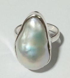 "Natural Fresh Water Baroque Pearl Ring's With 925 Sterling Silver.Good Quality Baroque Pearl Ring's.For Girls & Women Ring's.Wedding Ring Gift Christmas Ring Jewelry : Silver Ring's Making : Handmade  Gemstone: Baroque Pearl Stone Colour : Natural Material : 925 Starling Silver For : Girls & Women Gift Item Wedding Etc. KGN Silver Jewellery House Exporter, Wholesaler, & Manufacture Shop 925 Starling Silver Jewellery With All Natural Gemstone We can make your  Best quality making Jewellery  High polishing Best Design Jewelry Visit my shop here: www.etsy.com/in-en/shop/Kgnsilverjeweller PAYMENT POLICY : PayPal only Please send all payments within 7 days from the date of purchase RETURN POLICY : All purchases are fully guaranteed.If you are not satisfied with your purchased items then contac Christmas Rings Jewelry, Ring Pearl Modern, Green Agate Ring, Natural Pearl Ring, Christmas Ring, Freshwater Pearl Ring, How To Make Rings, Textured Ring, Agate Ring