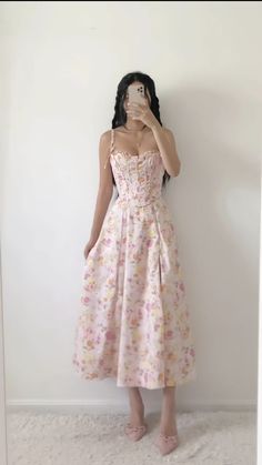 Birthday Outfit Teenage Girl, Modest Girly Outfits, Paris Luxury, Delicate Clothes, Royal Clothing, Stunning Prom Dresses, Iconic Dresses, Quick Outfits, Boho Chic Outfits