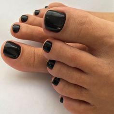 Black Gel Toe Nails, Black Toes Polish, Pedicure Black Toenails, Black Toenail Polish, Black Mani Pedi, Toe Nail Polish Ideas, Toe Nail Colours, Black Toenails