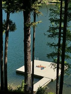 Rainy Lake House Aesthetic, Lake House Fall Aesthetic, Lake House Vibes Aesthetic, Lakeside House Aesthetic, Cabin Lake Aesthetic, Lake House Inspo Pics, Muskoka Summer Aesthetic, Mountain Lake Cabin, Lake Asethic