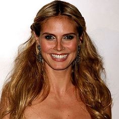 Heidi Klum-Side parted Renaissance style clipped hair. Short Hair For Women, Long Loose Curls, Hairstyle With Bangs, Stylist Tips, Tips For Hair, Celebrity Stylist, Dry Shampoo Hairstyles, Blow Dry Hair, Diy Braids