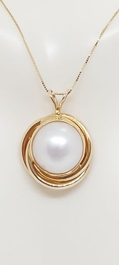 Solid 14K Yellow Gold White Mabe Pearl 12mm Pendant/Necklace - Solid 14K Yellow Gold - White Mabe Pearl Pendant. Product Info: - Pendant dimensions: 22mm x 15mm - Pearls dimensions: 12mm. - Metal: 14k. - Stone: Mabe Pearl. - Finish: Yellow Solid Gold. - Handmade item. - Nice Gift box is included. White 14k Gold Pearl Necklace, Mabe Pearl Necklace, Pearl Chain Necklace, Mabe Pearl, Mother Of Pearl Earrings, Buddha Pendant, Onyx Earrings, Pearl Pendant Necklace, Yellow Gold Pendants