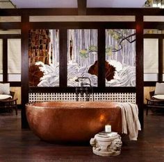 Onsen inspired bathroom Chinese Bathroom, Japanese Bathtub, Bathroom Traditional, Marble Tub, Paris Interiors, Tropical Bathroom, Waterfall Design, Tub Surround