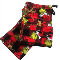 Brand New De Seuss Grinch Women’s Sleep Pants Lounge Wear Pj’s Size : 1x Measurements Approximately: Waist 23 With Adjustable Drawstring Inseam: 31 Super Soft 100% Polyester Smoke/Pet Free Home N1 Fluffy Pj Pants, Christmas Pj Pants, Winter Pjs, Adult Onesie Pajamas, Dr Seuss Grinch, Black And White One Piece, Christmas Pajama Pants