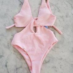 Cupshe Swimsuit Size M Peach Color Nwt New With Tag Vacation To Mexico, Peach Swimsuit, Cheeky One Piece Swimsuit, Summer Outfits Women Over 40, Cupshe Swimsuits, Night Club Outfits, Orange Swimsuit, Beach Bathing Suits, Beach Attire