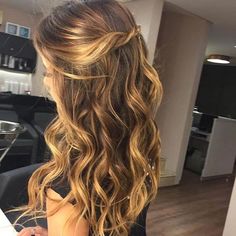 Sweet 17, Twisted Hair, Everyday Hair, Romantic Curls, Half Up Half Down Hairstyles, Ombré Hair, Prom Ideas, The Modern Bride, Bridal Hairstyles