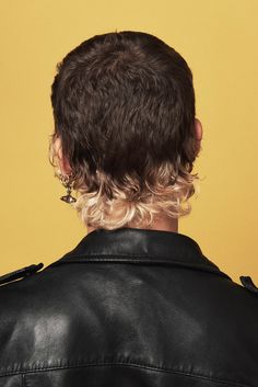 Curly Punk Hair Men, Queer Mens Haircut, Boy Haircut Mullet, Skinhead Haircut, Haircut Mullet, Boy Haircut, Mullet Haircut, Men Hair Color, Hair Icon