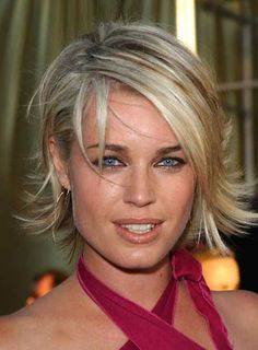 ♥  celebrity short hairstyles Medium Layered Hair, Short Layered Haircuts, Hair Flip, Short Hair Color, Penteado Cabelo Curto