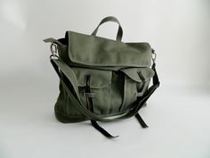 SALE 30% Olive messenger bag unisex laptop Satchel Back to School Laptop, Crossbody Messenger Bag, Messenger Bags, Christmas Sale, Bag Women, Laptop Bag, Travel Bag, Leather Backpack, Messenger Bag