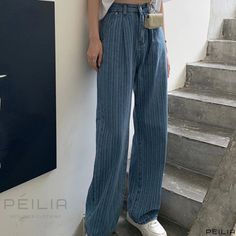 Peilia - Womens Retro Style Striped Print Straight Jeans with Slant Pockets – Loose Fit Denim Trousers Casual Striped Straight Leg Jeans, Casual High Waist Striped Jeans, Casual Striped Cotton Jeans, Casual Striped Denim Jeans, Casual Striped Jeans For Spring, Loose Fit Denim, Retro Fashion Women, Free Socks, Striped Jeans