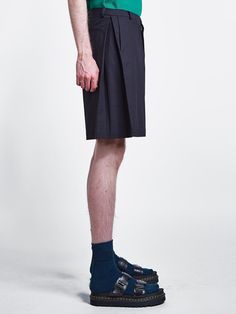 Knee length shorts with large pleats down the sides, creating an easy and comfortable fit and unique silhouette. Made in New York City. 100% cotton ripstop *Made to order. Please allow 2 weeks for production. Knee Length Shorts, Pleated Shorts, Create Outfits, Men's Shorts, Mens Shorts, York City, Knee Length, New York City, Mens Short