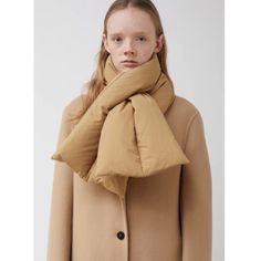 100% Authentic!! Org.$440 Jil Sander Beige Down Scarf I Just Tried It Once At The Store. In Excellent Condition! Material : 100% Polyester, Fill: 100% Down Color : Beige Size : - Width : 9'' - Length : 44.5'' Details : Sand-Tone Tech-Poplin Scarf Padded With Down Filling. Secures Around The Neck Via A Center-Seam Opening Through Which One End Of The Scarf Is Pulled. Black-And-White Logo Patch At Bottom Hem. Black And White Logos, Color Sand, Vintage Knitting, Jil Sander, Scarf Styles, Winter Scarf, Patch Logo, Scarf Wrap, High Fashion