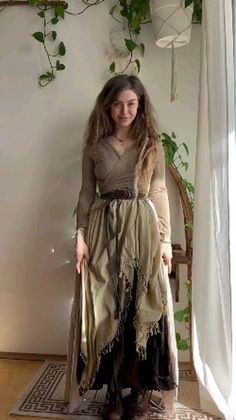 @jamylein the medieval forest fairy 🍁🌷✨ Medieval Costume Diy Women, Medieval Woman Clothing, Medieval Modern Outfit, Forest Elves Costumes, Elf Style Clothing, Renfest Witch, Fairy Costume Long Sleeve, Closet Ren Faire Outfit, Medieval Faire Outfit