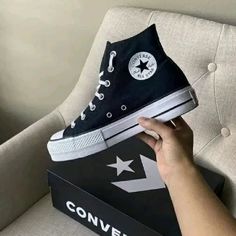 Luxury Sneakers Men, Platforms Aesthetic, Allstar Converse, Cute Converse Shoes, White Nike Shoes, Creative Shoes, Pretty Shoes Sneakers, Cute Shoes Heels