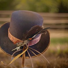 One of a kind handcrafted felt hat ...This hat takes you back in time ... ready for your personality to bring it into the present  This is a 💯 rabbit fur felt with a sewn in leather hatband handcrafted by me The brim is finished with velvet ribbon  24 inches  3.5 inch brim  4 inch crown  Leather sweatband sewn in  Western weight 210 g Satin liner  Shipping included Felt Hat, Hat Band, Velvet Ribbon, Bring It, Rabbit Fur, Back In Time, Top Hat, Hats Vintage, Bohemian Style