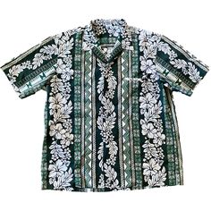 * Green & white hawaiian shirt * Button up front * Floral print * One chest pocket * Royal Creations Hawaii, size XL * 65% polyester, 35% cotton Fit estimate: Extra Large (Mens) 25.5" bust 25.5" waist 30.5" long All measurements taken flat, please double where necessary. White Hawaiian Shirt, Floral Hawaiian Shirt, Shirt Button, 90s Vintage, Button Up Shirt, Hawaiian Shirt, Chest Pocket, Vintage Floral, Button Up Shirts