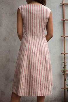 One Piece Dresses Western, Linen One Piece, Teenage Dress, Linen Stripes, Dresses Western, Casual Frocks, Frock Fashion, Simple Kurta Designs, Designer Kurti Patterns