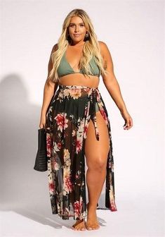 20+ Catchy Summer Outfits Ideas For Plus Size Women Plus Size Beach Outfits, Mesh Maxi Skirt, Plus Size Beach, Elizabeth Hurley, Michelle Rodriguez, Farrah Fawcett, Trendy Swimwear