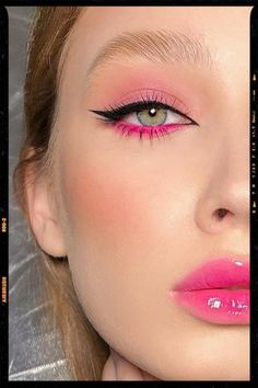 Simple Makeup Looks Colorful, Pink Winged Eyeliner, Bright Pink Makeup Looks, Simple Valentine’s Day Makeup, Pink Waterline Makeup, Valentines Makeup Ideas Creative, Hot Pink Dress Makeup Ideas, Hot Pink Prom Makeup